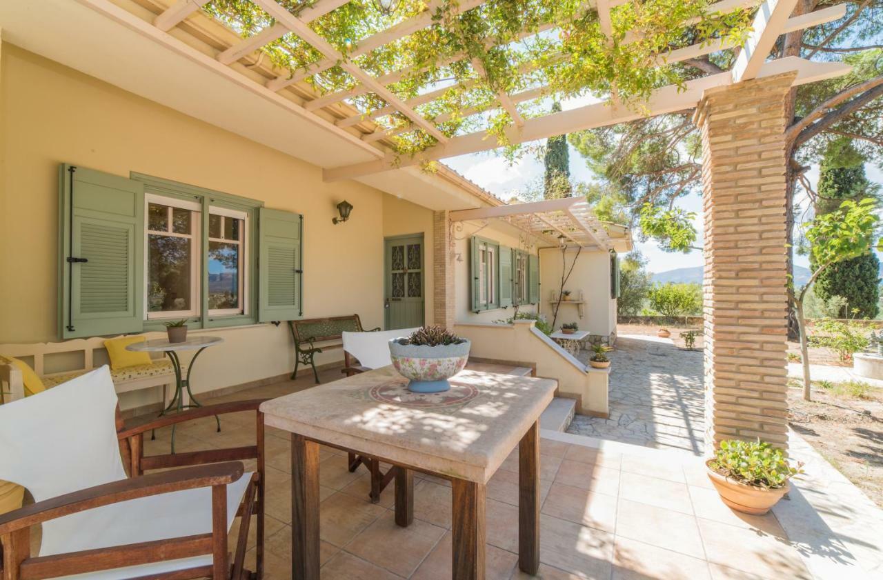 Villino Guest House Akrotiri  ภายนอก รูปภาพ